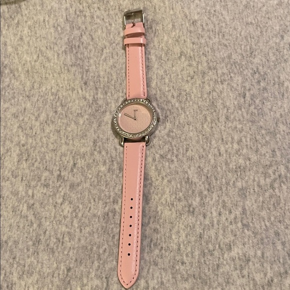 Michael Kors Blush Pink Crystal-Embellished Watch works great new battery - Picture 1 of 6